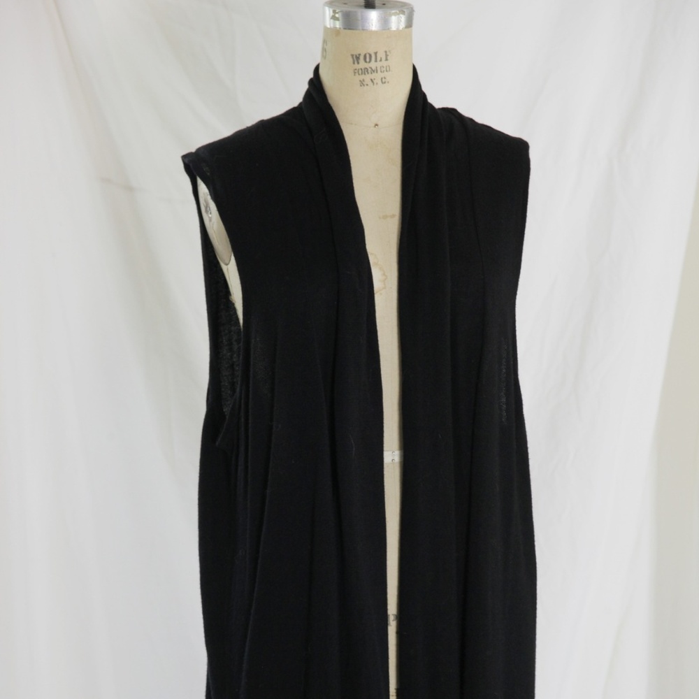 Black knit Women's 2X vest